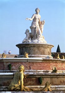 De fontein van Latona met centrale figuur van Latona, 1667-70
